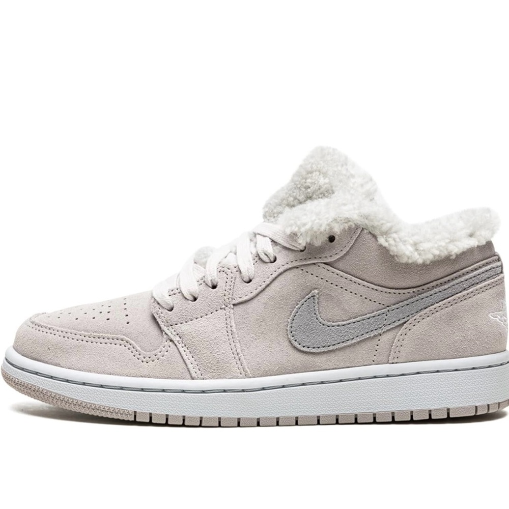(New) Air Jordan 1 Sherpa Fleece Shoes (women’s size 6.5)